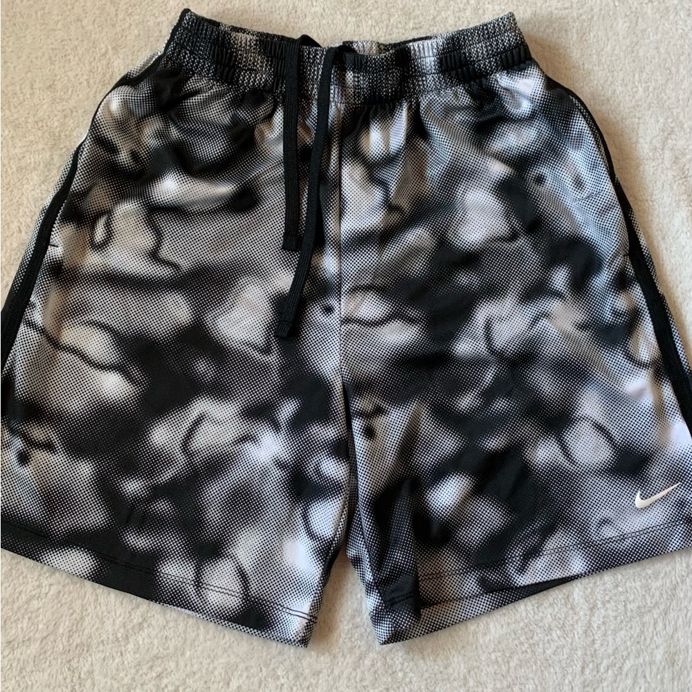 Nike Black & White Athletic Mesh Shorts Youth XL